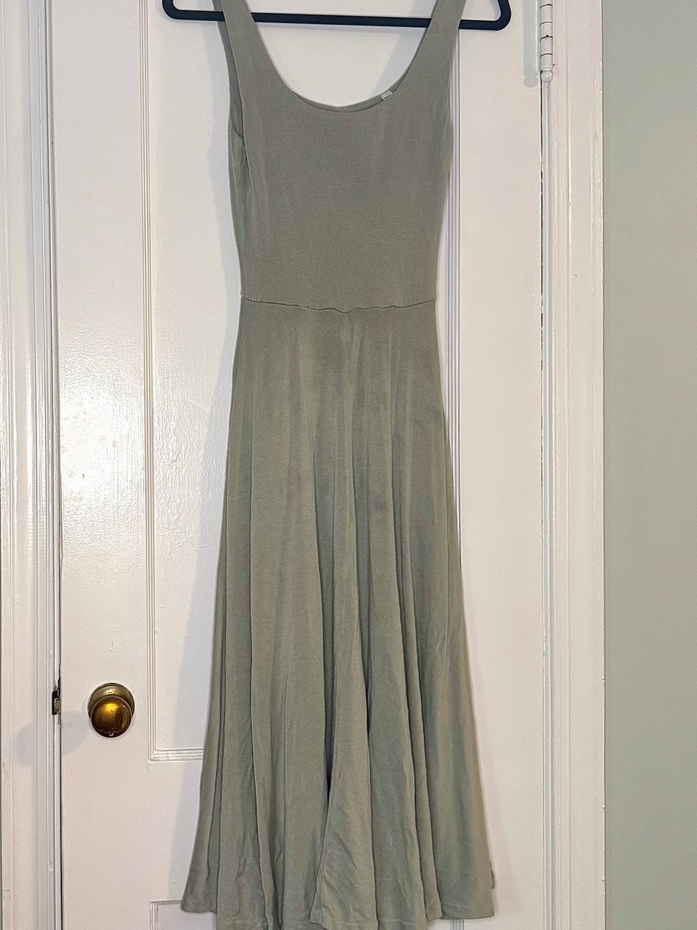 Vince Timeless Quiet Luxe Sleeveless Fit-and-Flare Midi Dress in Sage